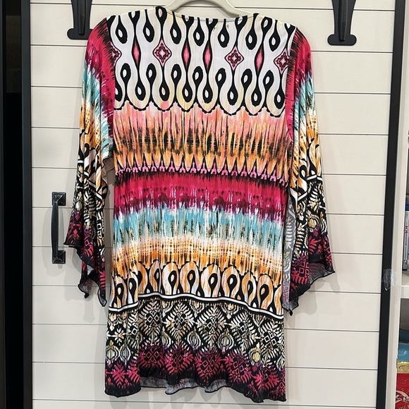 Boston Proper blouse. Size medium. Pit 19”. Length 30.5”. Elastic at waist. - Picture 4 of 4